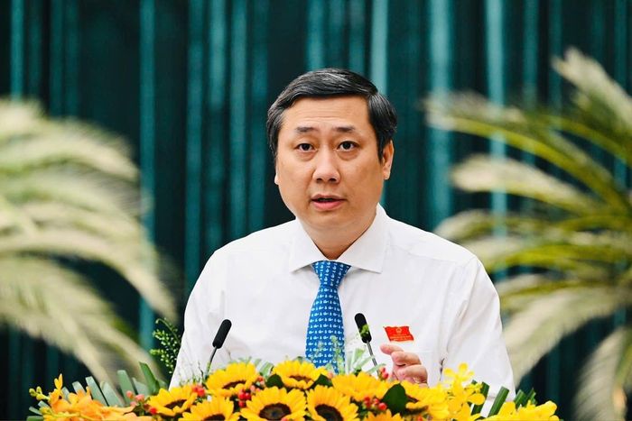 Trưởng Ban Kinh tế - Ngân sách HĐND TP. Hồ Chí Minh Nguyễn Công Danh phát biểu tại Kỳ họp thứ Năm, HĐND TP. Hồ Chí Minh khóa XI