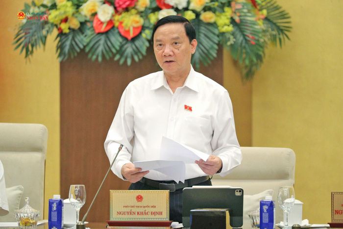 Phó Chủ tịch Quốc hội Nguyễn Khắc Định phát biểu kết luận phiên họp. Ảnh: Hồ Long