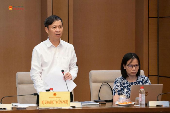 Thứ trưởng Bộ Khoa học và Công nghệ Hoàng Minh phát biểu