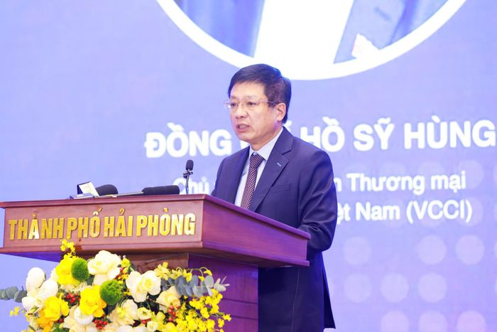 Chủ tịch VCCI Hồ Sỹ Hùng phát biểu