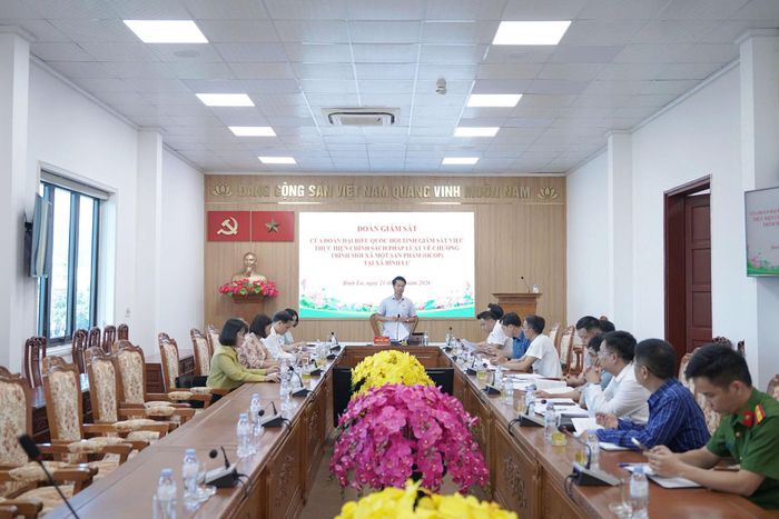 Toàn cảnh cuộc làm việc của Đoàn giám sát với xã Bình Lư. Ảnh: Mai Sùng