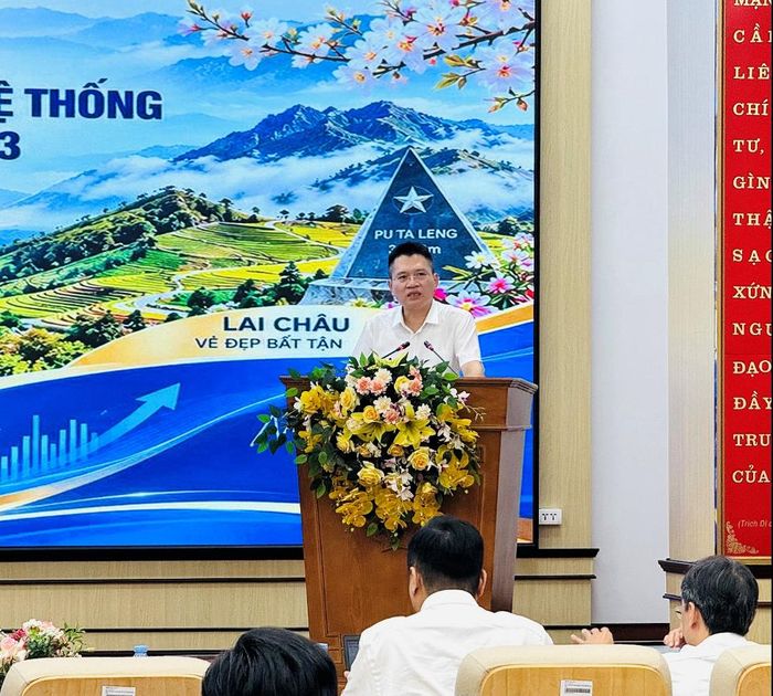 Ông Trịnh Công Văn – Giám đốc NHNN Khu vực 3 phát biểu tại Hội nghị