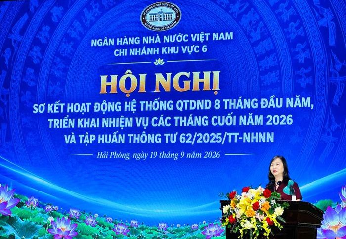 Bà Nguyễn Thị Dung – Giám đốc NHNN Khu vực 6 phát biểu và chỉ đạo Hội nghị (Ảnh: VH)