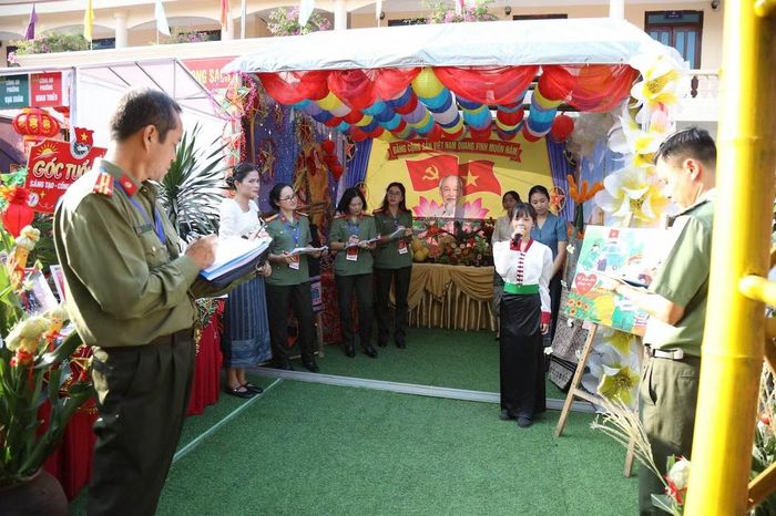 Ban Tổ chức tổ chức chấm giải hội trại.