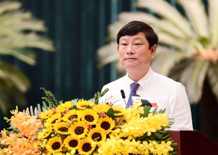 Đồng chí Võ Văn Minh, Chủ tịch HĐND TP Hồ Chí Minh phát biểu tại kỳ họp.