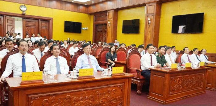 Các đại biểu tham dự lễ công bố các quyết định của Bộ Chính trị tại tỉnh Quảng Trị.
