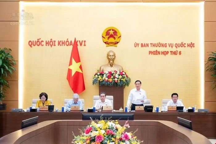 Quang cảnh phiên họp.