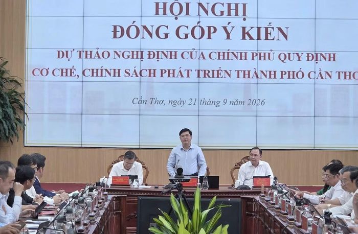 Đồng chí Nguyễn Tuấn Anh, Phó Bí thư Thành ủy Cần Thơ, phát biểu tại hội nghị.