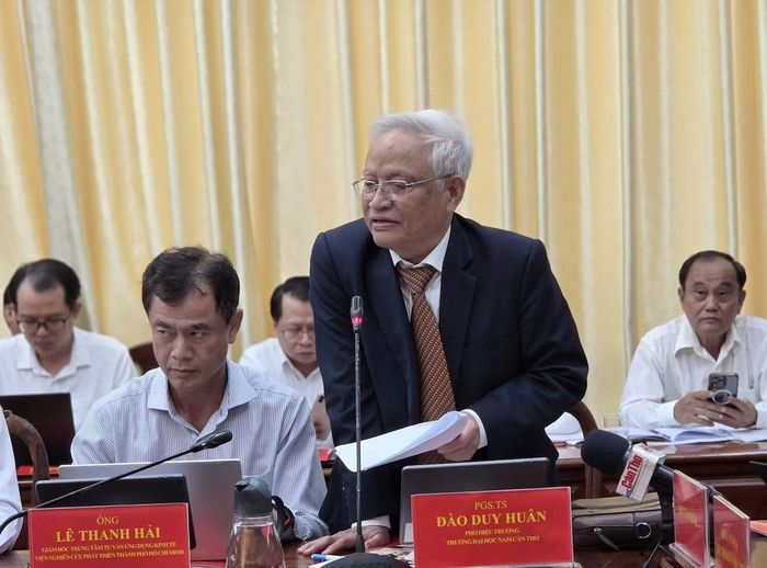 Các nhà khoa học, doanh nghiệp, đại biểu đóng góp nhiều ý kiến tâm đắc, thẳng thắn và cần thiết cho việc xây dựng dự thảo Nghị định của Chính phủ quy định về cơ chế, chính sách phát triển TP Cần Thơ.