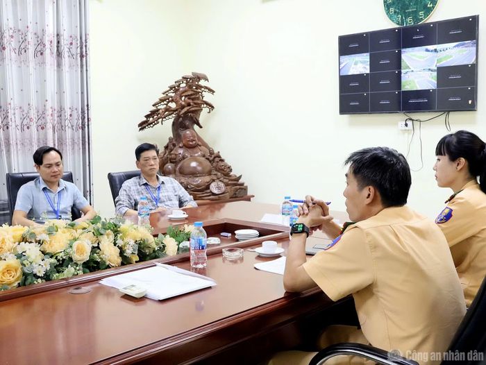 CSGT Hà Nội làm việc với trung tâm đào tạo, sát hạch lái xe theo kế hoạch của Cục CSGT.