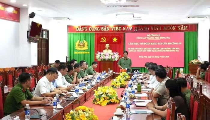 Đại diện các đơn vị làm việc tại buổi khảo sát.