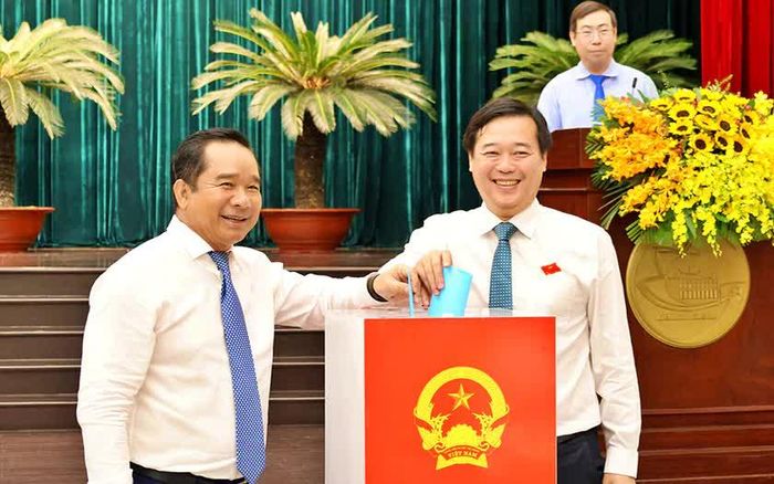 Các đại biểu bỏ phiếu bầu chức danh Phó Chủ tịch UBND Thành phố Hồ Chí Minh nhiệm kỳ 2026-2031.