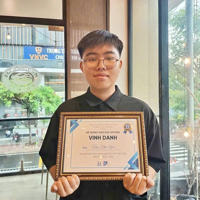Sinh viên Trần Đức Hoà.
