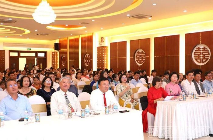 Đại biểu tham dựLễ kỷ niệm Ngày Khuyến học Việt Nam, tôn vinh các nhà tài trợ và trao thưởng, học bổng đợt II năm 2026. Ảnh: Cổng TTĐT Khánh Hòa