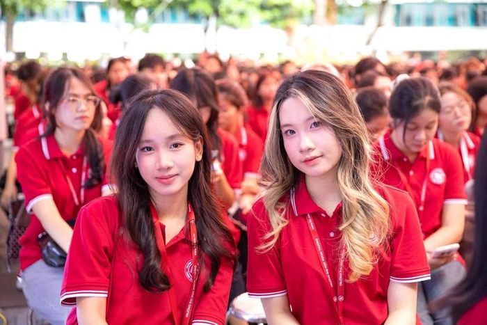 Sinh viên K65 Trường Đại học Ngoại Thương dự Lễ khai giảng năm học 2026-2027. Ảnh: FTU