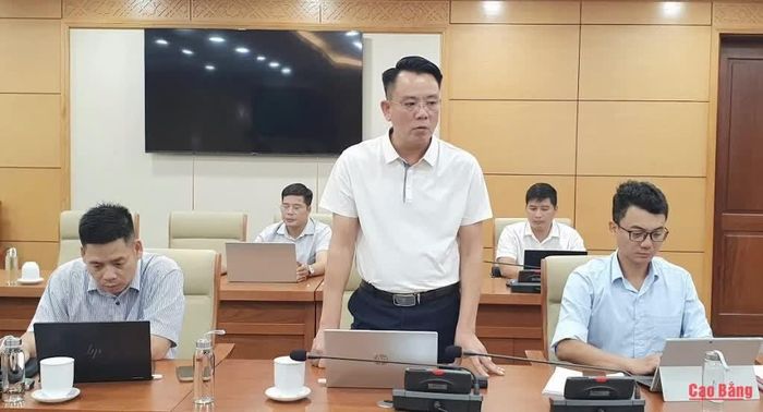 Các xã, phường trao đổi về những khó khăn sau khi tiếp nhận danh mục đầu tư công trung hạn.