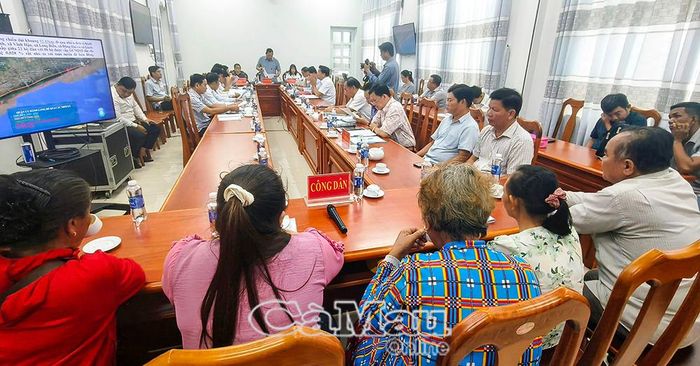 Quang cảnh buổi tiếp, đối thoại với công dân.