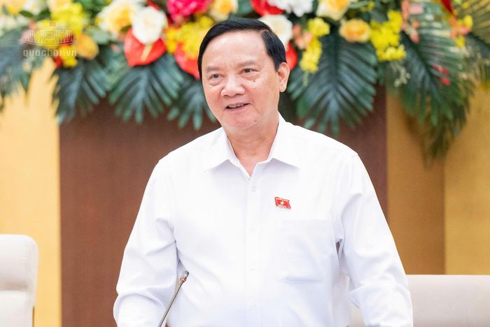 Phó Chủ tịch Quốc hội Nguyễn Khắc Định phát biểu tại Phiên họp. Ảnh: VPQH