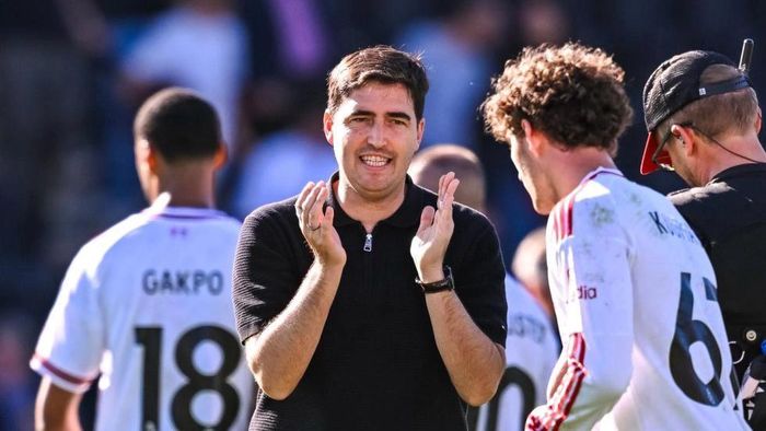 HLV Andoni Iraola cùng Liverpool giành chiến thắng trong ngày trở lại sân Vitality. Ảnh: Liverpool FC