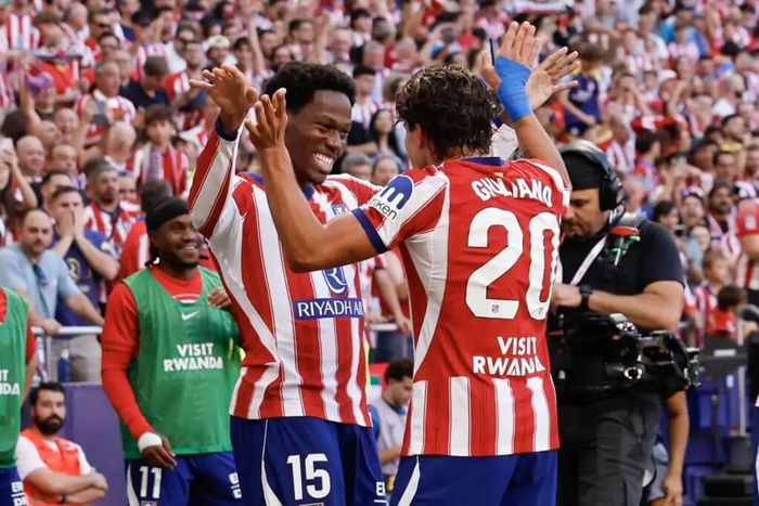 Atletico Madrid vượt qua Real Madrid để vươn lên vị trí thứ hai trên bảng xếp hạng La Liga