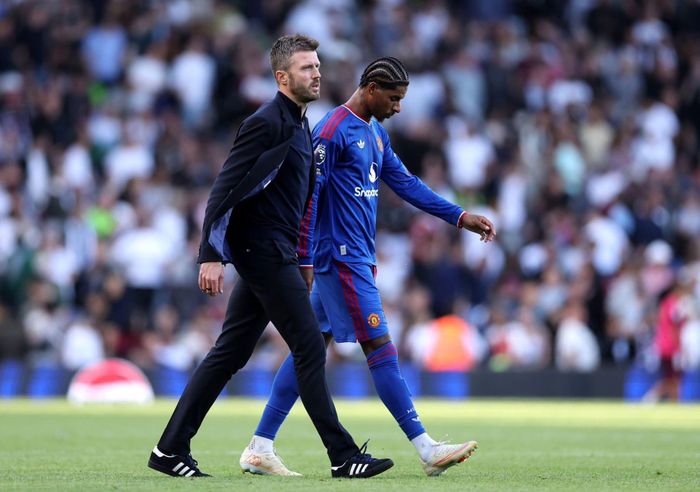 Manchester United còn rất nhiều vấn đề cần giải quyết sau trận hòa trước Fullham