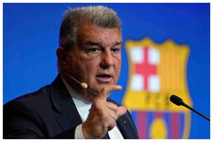 Chủ tịch Joan Laporta muốn tổ chức lễ tri ân Lionel Messi tại Camp Nou