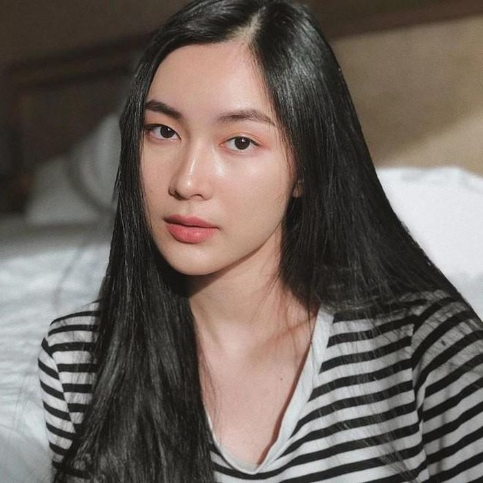 Từng chạy theo đủ màu tóc thời thượng, nhiều phụ nữ hiện đại lại chọn quay về với tóc đen.