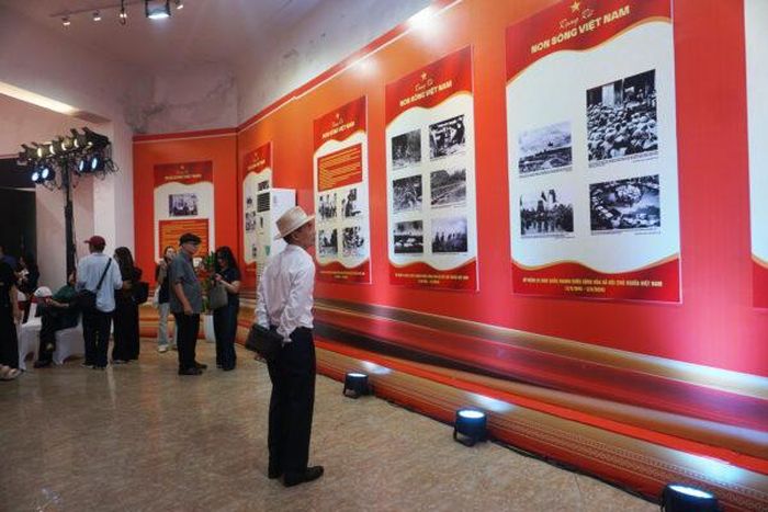 Triển lãm ảnh “Rạng rỡ non sông Việt Nam” tại Nhà triển lãm 93 Đinh Tiên Hoàng. Ảnh: Sở VHTTDL Hà Nội.