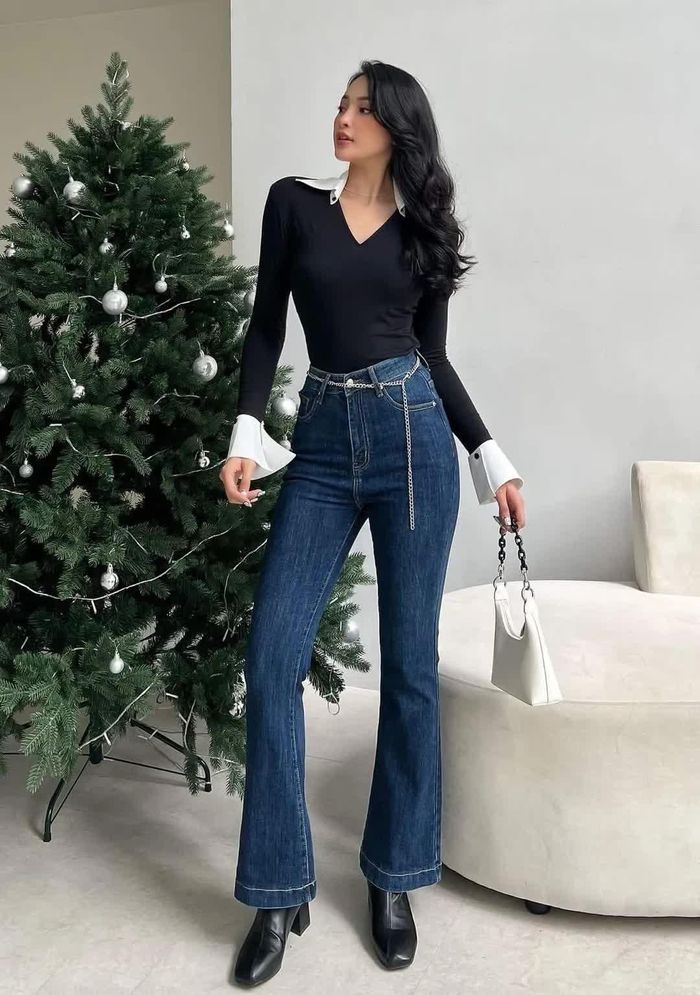 Quần jeans ống loe tạo đường nét mềm mại và có khả năng kéo dài đôi chân