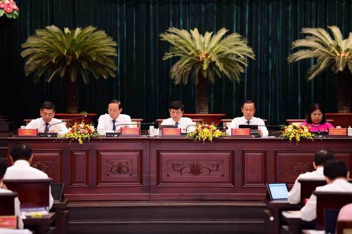 Thường trực HĐND TPHCM điều hành kỳ họp