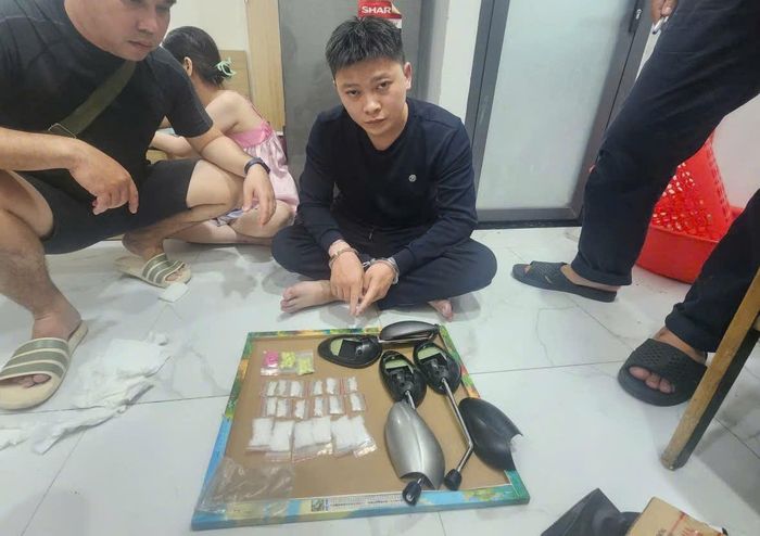 Các đối tượng cùng tang vật