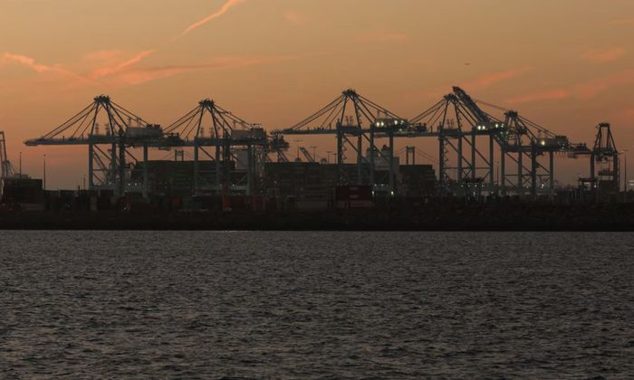 Một cảng container phục vụ hoạt động xuất khẩu ở Los Angeles (Mỹ) - Ảnh: Getty