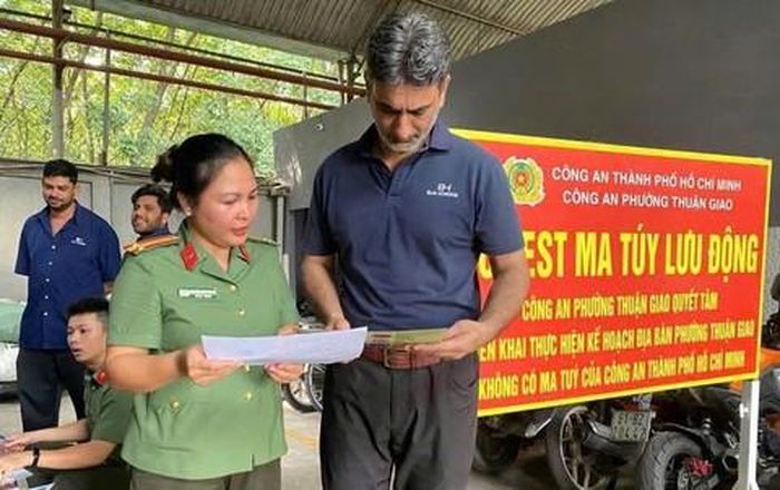 Công an P.Thuận Giao tuyên truyền pháp luật, vận động công nhân nói không với ma túy