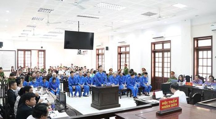 Phiên tòa xét xử 42 bị cáo trong vụ án đặc biệt nghiêm trọng