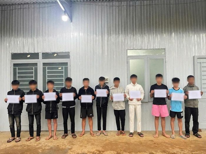 Nhóm đối tượng liên quan