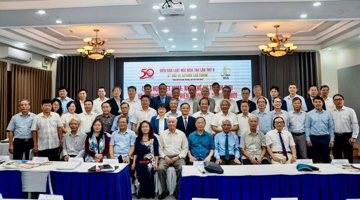 Các đại biểu tham dự diễn đàn.