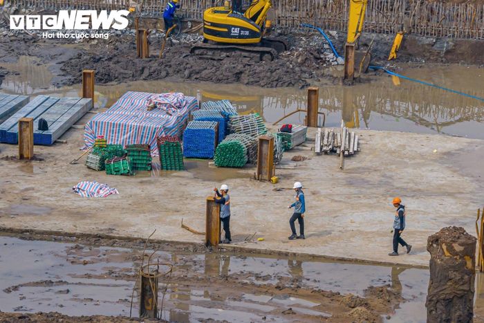 Toàn bộ dự án Quảng trường trung tâm và Trung tâm hành chính mới TP.HCM được chia thành 4 thành phần độc lập, gồm Trung tâm hành chính, Quảng trường trung tâm, Trung tâm hội nghị - biểu diễn và hạ tầng kỹ thuật, công trình phụ trợ, hầm xe khu vực công viên cảnh quan.