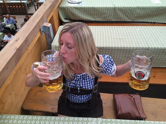Lễ hội Oktoberfest là lễ hội bia lớn nhất thế giới vẫn gìn giữ được bản sắc lâu đời. (Ảnh: SlowTours)