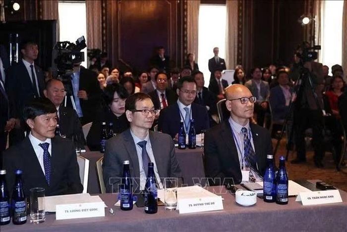 Các chuyên gia, trí thức người Việt Nam tại Hoa Kỳ tham dự cuộc gặp Tổng Bí thư,Chủ tịch nước Tô Lâm. (Ảnh: Thống Nhất/TTXVN)