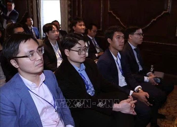 Các chuyên gia, trí thức người Việt Nam tại Hoa Kỳ tham dự cuộc gặp Tổng Bí thư,Chủ tịch nước Tô Lâm. (Ảnh: Thống Nhất/TTXVN)