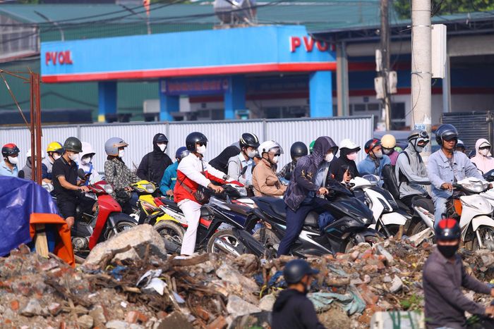 Ùn tắc giao thông tại khu vực cầu Mai Lĩnh ngày càng nặng nề, nhất là trong khung giờ cao điểm sáng chiều. Ảnh: PV