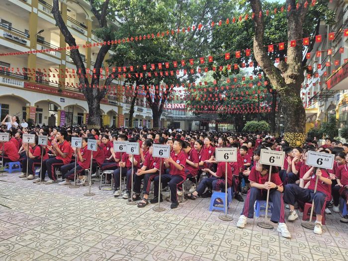 Trường THCS Hoàng Liệt hiện có 121 lớp với 6.166 học sinh, trở thành cơ sở giáo dục công lập có quy mô lớn nhất Hà Nội (thứ nhì toàn quốc). Ảnh An Thanh.