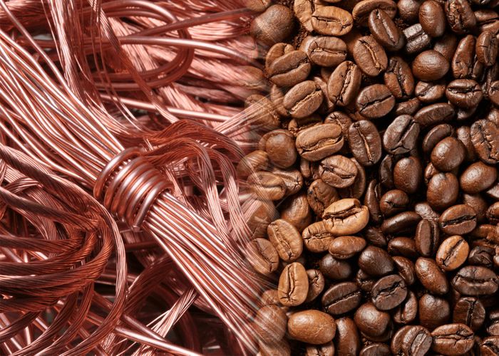 Giá đồng và cà phê diễn biến trái chiều tuần qua. Ảnh: MXV