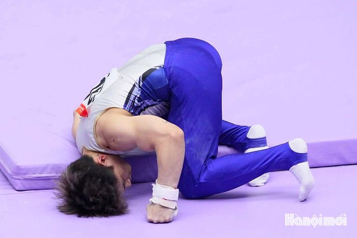 Sự cố khiến phần thi của nhà vô địch Olympic không đạt kết quả như kỳ vọng. Ảnh: Bùi Lượng