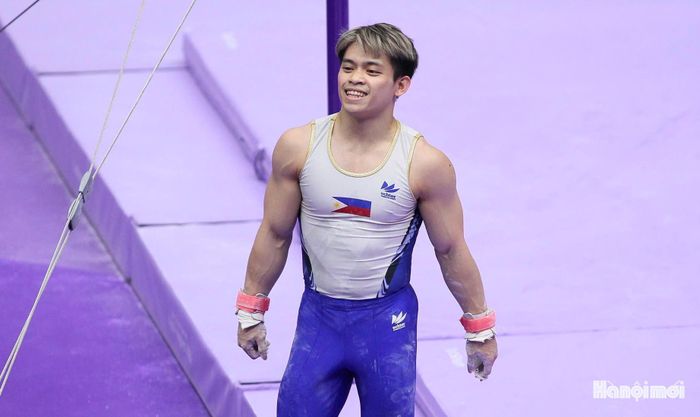 Carlos Yulo bước vào sàn đấu tại Nagoya với sự kỳ vọng lớn. Vận động viên Philippines là nhà vô địch Olympic hai lần và được chú ý đặc biệt trong cuộc đua huy chương thể dục dụng cụ tại ASIAD 20. Ảnh: Bùi Lượng