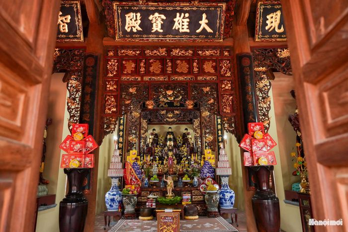 Công trình mang những đặc trưng kiến trúc truyền thống với Tam bảo có kết cấu hình “chuôi vồ”, Tiền đường dài 15,5m, rộng 5m. Bộ khung chịu lực được làm theo kiểu “thượng rường hạ kẻ”, gồm 4 hàng chân cột, mái lợp ngói ta.