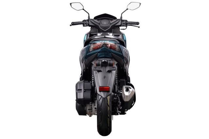 Modenas Elit 150S gây ấn tượng thị giác mạnh mẽ nhờ phom dáng maxi-scooter bệ vệ
