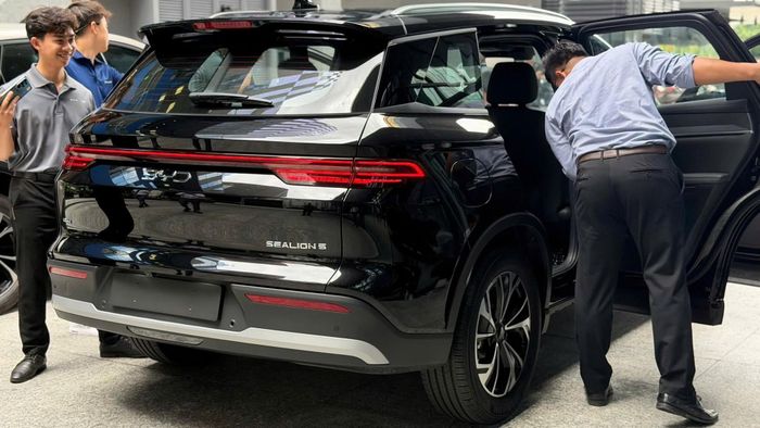BYD Sealion 5 định vị cùng phân khúc với Mazda CX-5. Ảnh: Sưu tầm