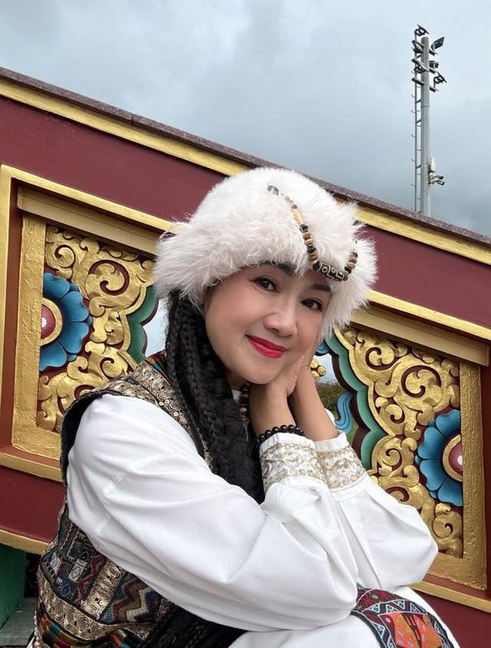Nhan sắc của NSND Thu Hà khiến khán giả nhớ về một mỹ nhân của thập niên 90 với danh xưng "Lá ngọc cành vàng" hay "nữ hoàng ảnh lịch".