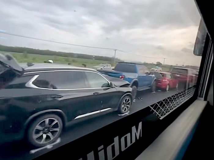 Từ 28/8 đến 19/9, toàn quốc xảy ra 37 vụ TNGT liên quan đến khoảng cách an toàn (đâm cùng chiều), khiến 17 người chết và 18 người bị thương. (Ảnh Cục CSGT)